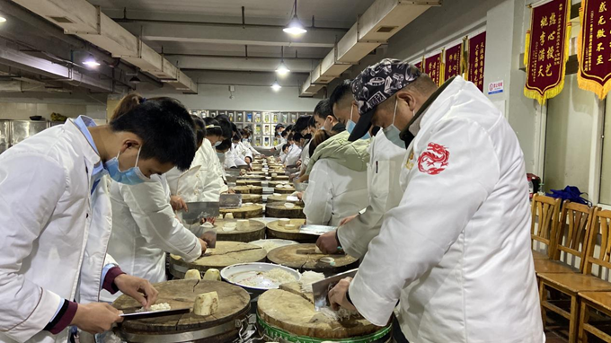 川菜廚師培訓(xùn)班_培訓(xùn)廚師班_廚師培訓(xùn)班速成班